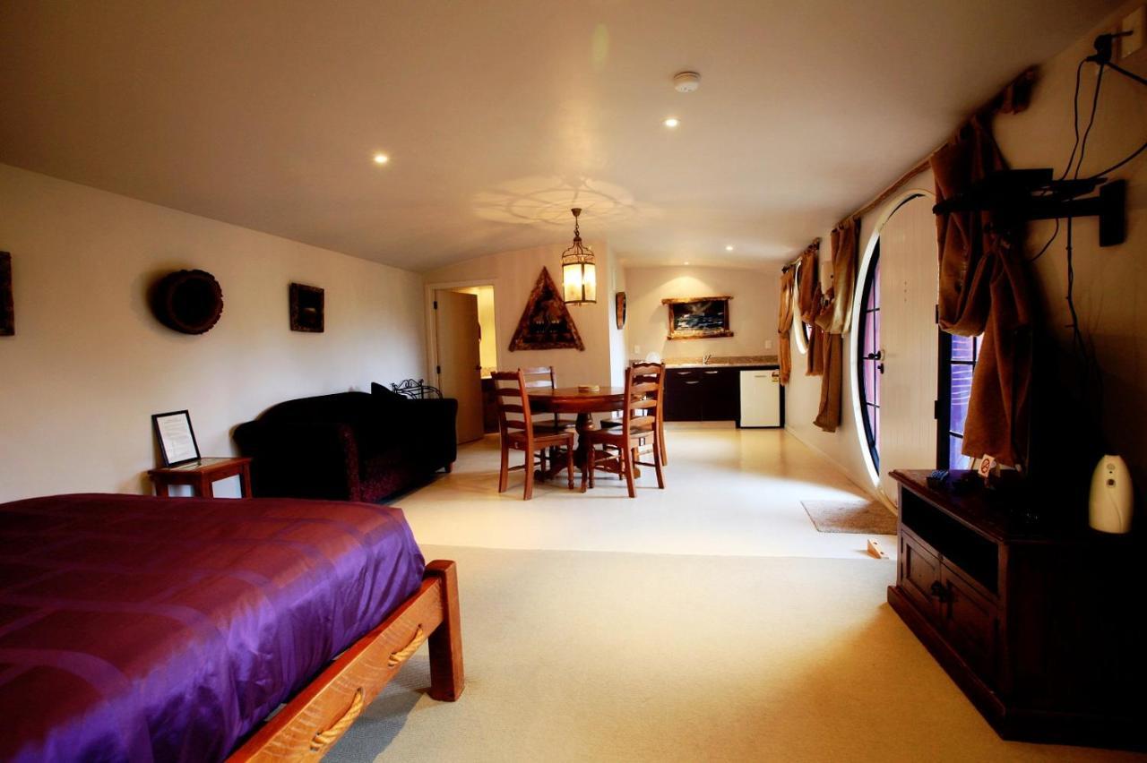Woodlyn Park Motel Waitomo Caves Ngoại thất bức ảnh